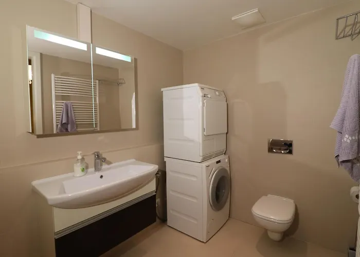 Center Apartment *