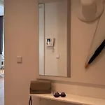 דירה Center *